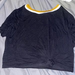 Iris Black Croptop